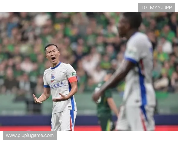 成都足球队战术变革引发热议球迷期待新风貌与未来表现